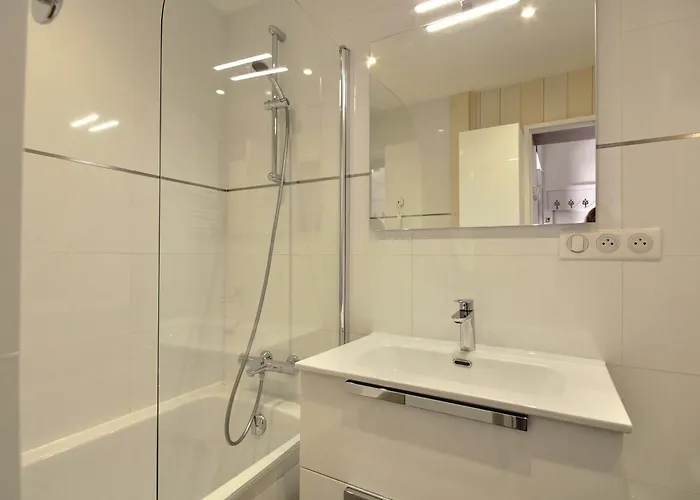 Skis Aux Pieds Pour 3 Pers., Renove Et Accessible, Ideal Plagne Centre - Fr-1-455-128 *